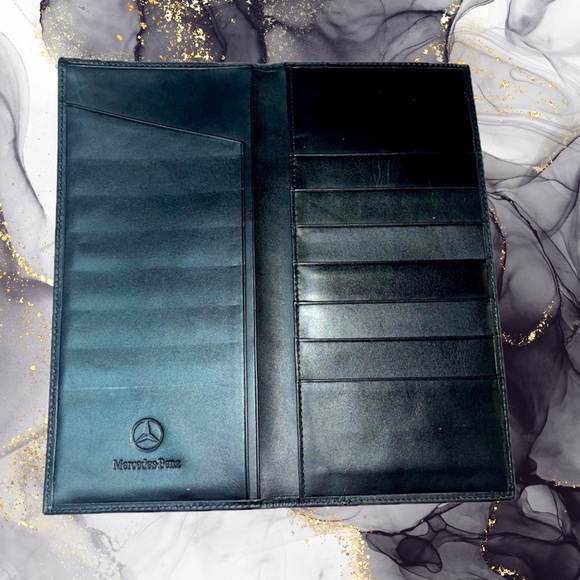 Mercedes-Benz Black Leather Wallet with Sophisticated Design - Picture 1 of 3